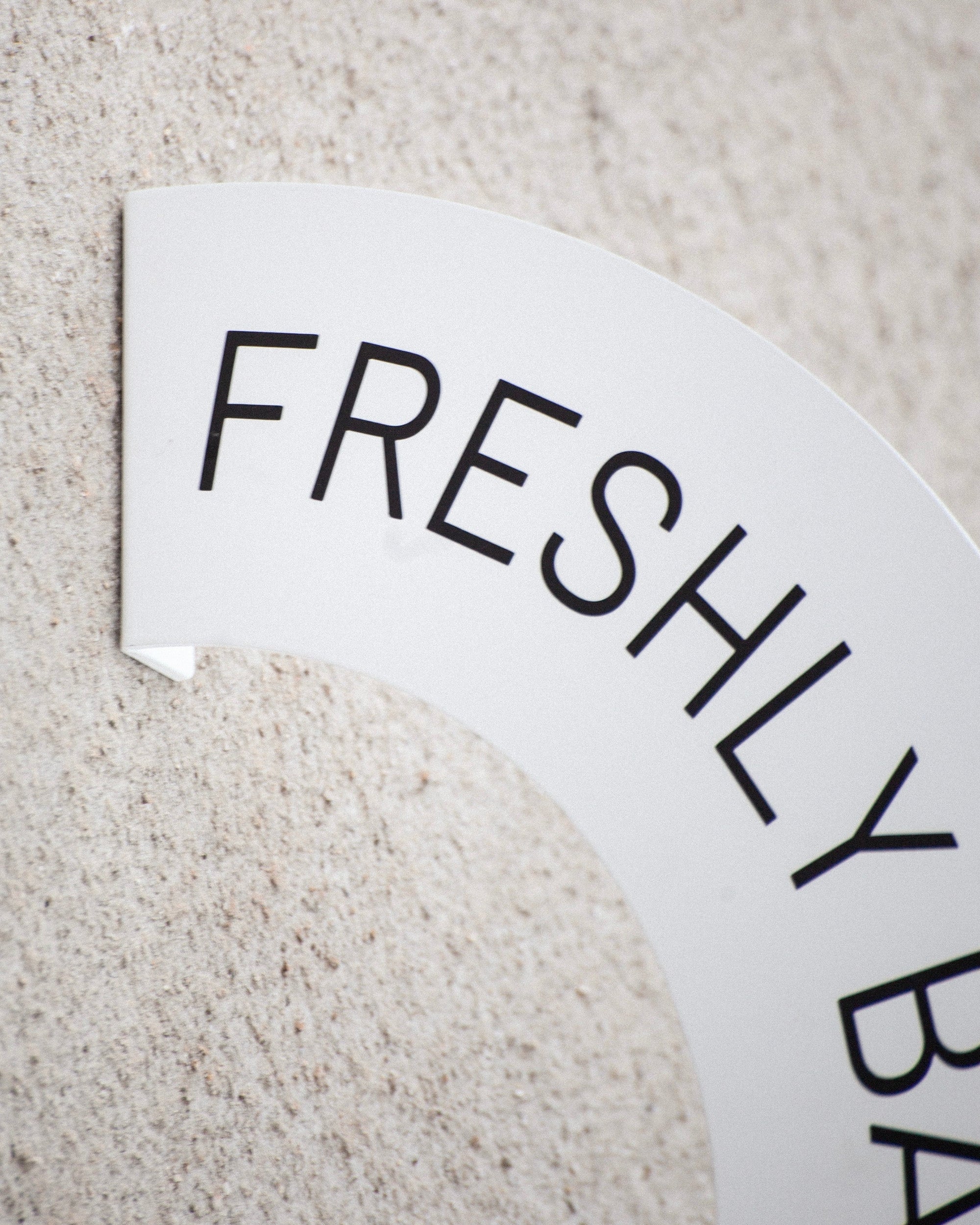 Halbmond Schild 295×600 mm